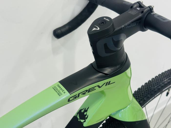 Pinarello Grevil F7 Campagnolo Ekar