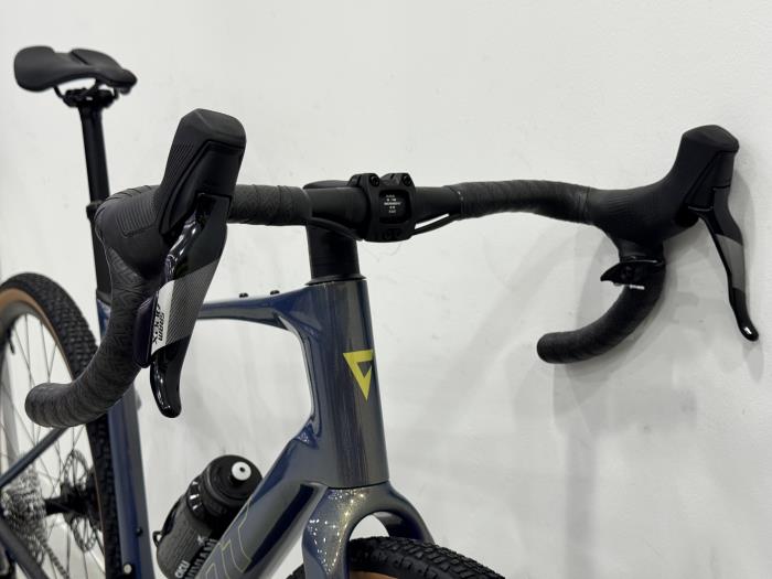 Bici Gravel Giant Revolt Advanced 1 