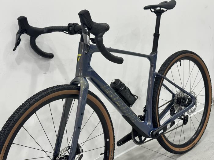 Bici Gravel Giant Revolt Advanced 1 