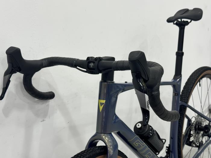 Bici Gravel Giant Revolt Advanced 1 