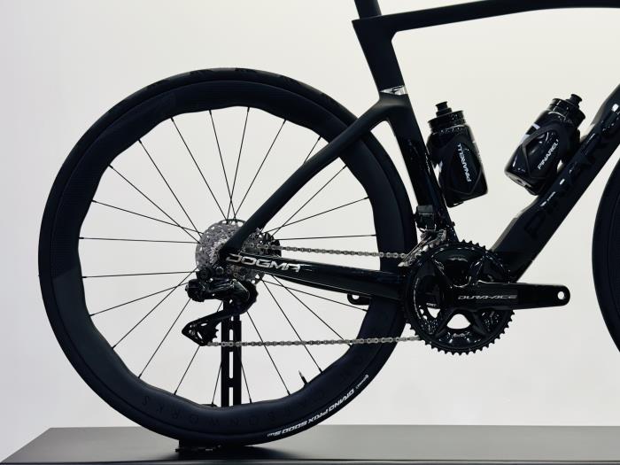 Bici Corsa Pinarello Dogma F my26 Black on Black