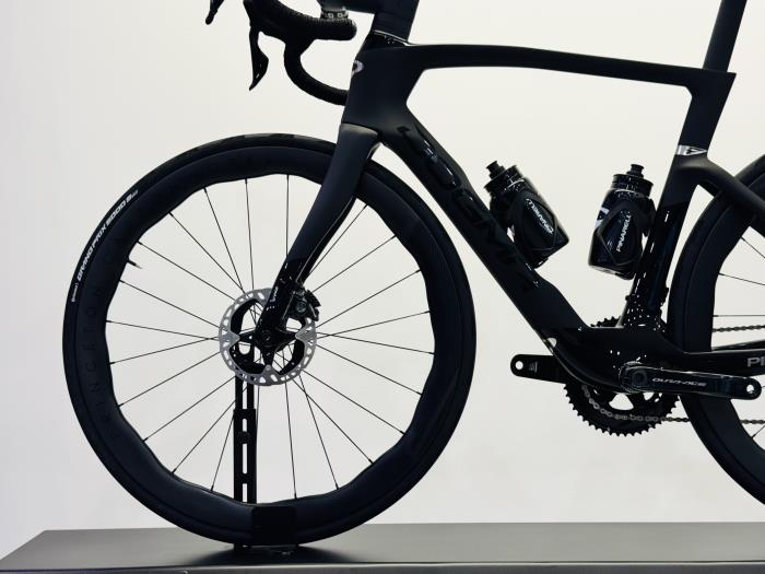 Bici Corsa Pinarello Dogma F my26 Black on Black