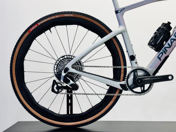 Bici Gravel Pinarello Dogma GR