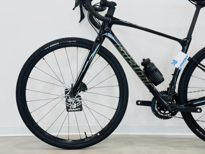 Bici Gravel Giant Revolt Advanced 2 