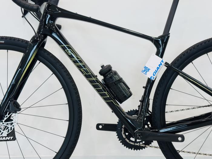 Bici Gravel Giant Revolt Advanced 2 