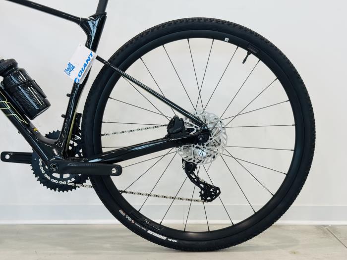 Bici Gravel Giant Revolt Advanced 2 