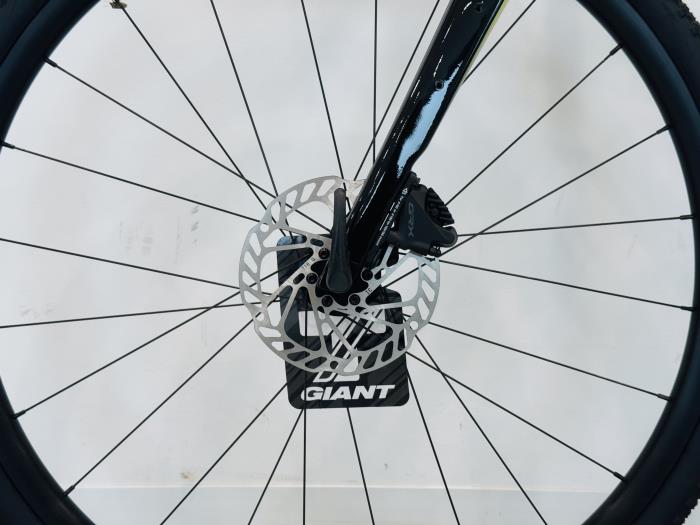 Bici Gravel Giant Revolt Advanced 2 