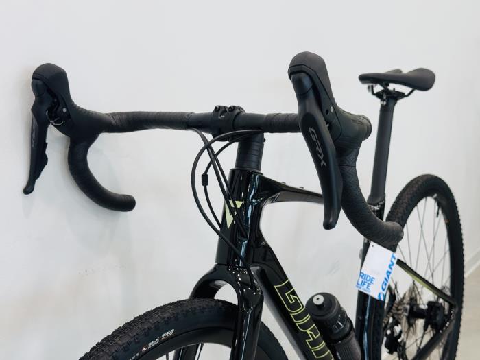 Bici Gravel Giant Revolt Advanced 2 