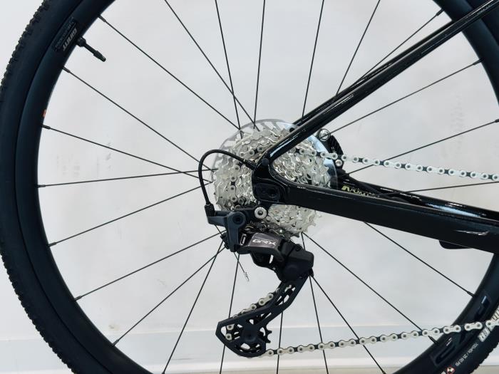 Bici Gravel Giant Revolt Advanced 2 