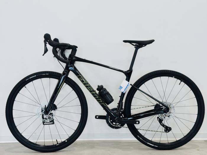 Bici Gravel Giant Revolt Advanced 2 